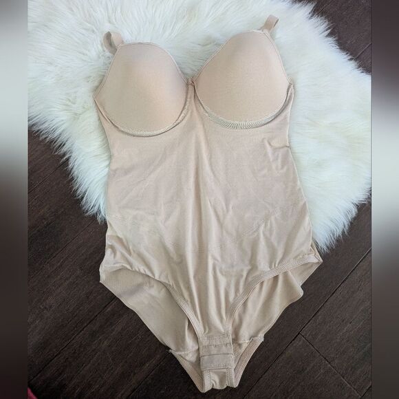 Miraclesuit® Sheer Underwire Bodybriefer Nude Beige shapewear 40DD bridal - Picture 1 of 7